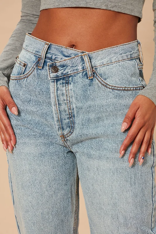 Crossover Straight Leg Jeans - Light Blue Wash